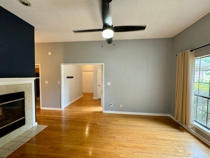 129 Telluride Dr - Photo 5 of 26