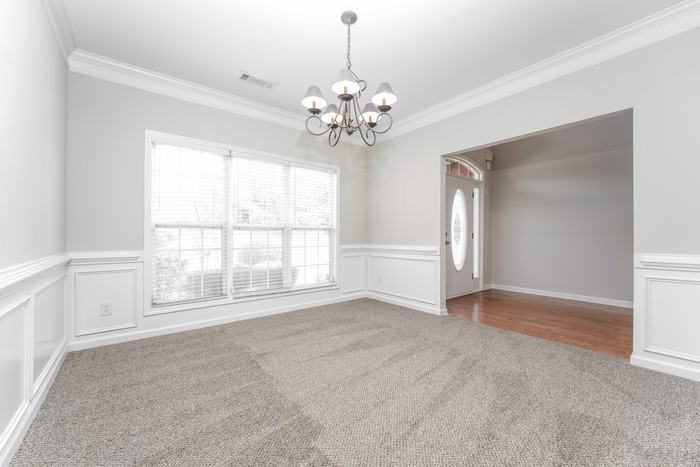 2508 Oak Creek Ln - Photo 4 of 15