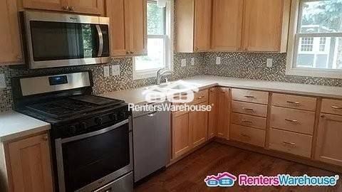 3421 York Ave N - Photo 2 of 12