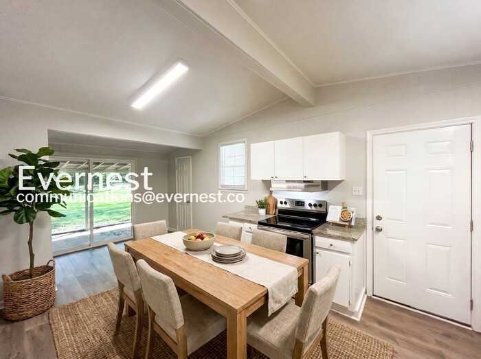 1449 Ticonderoga Dr - Photo 4 of 24