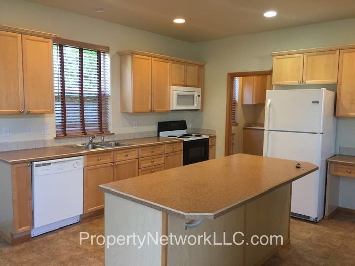 2976 Se Condor Ave - Photo 3 of 17