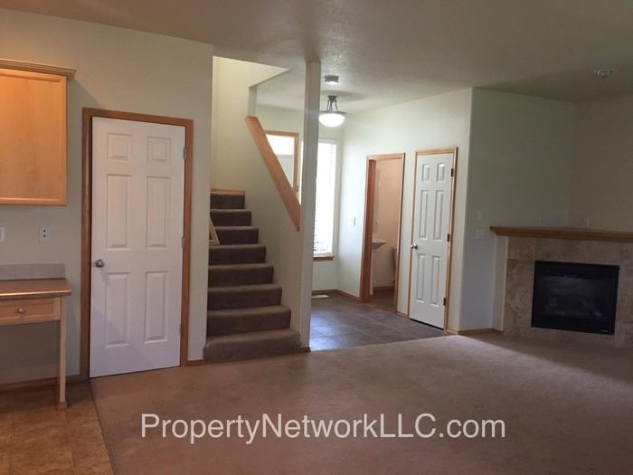 2976 Se Condor Ave - Photo 4 of 17