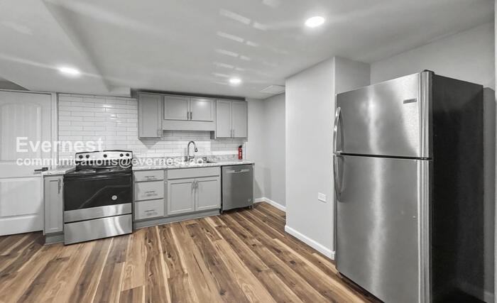 1348 41st Street Ensley #B - Photo 4 of 17