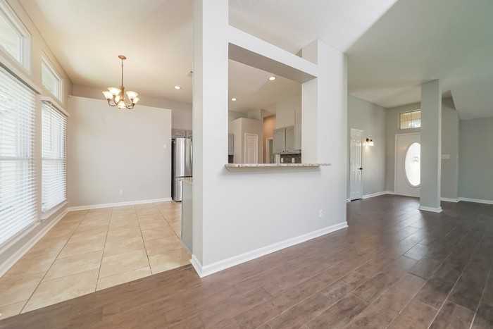 2210 Westview Trl - Photo 5 of 20