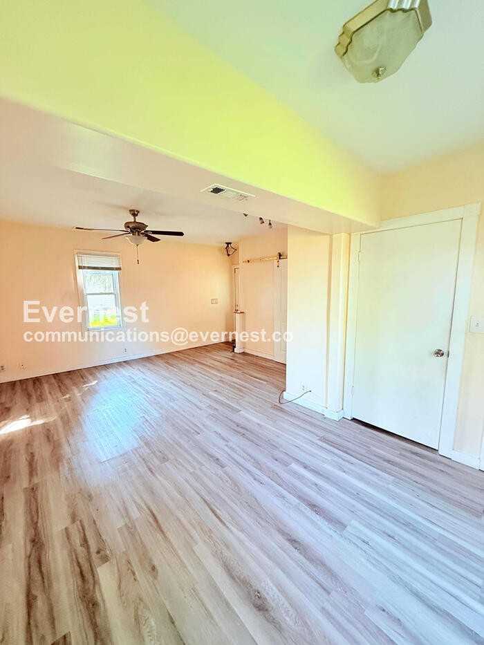 2314 Airline Ave - Photo 4 of 30