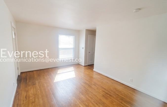 969 Sheridan Ave - Photo 7 of 23