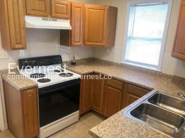 715 W Ohio Ave - Photo 3 of 17