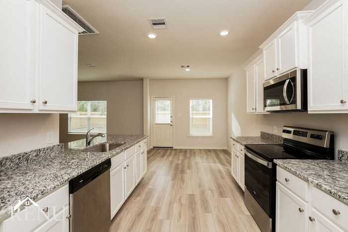 10422 Sweetwater Creek Dr - Photo 6 of 25