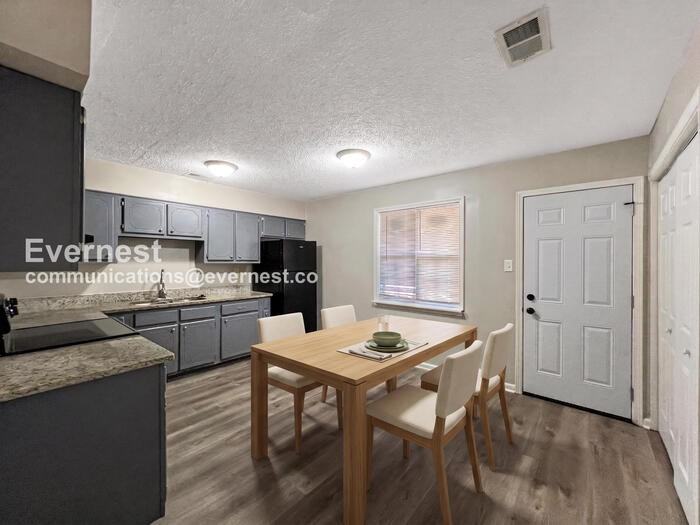 5318 Haynes Dr - Photo 4 of 17