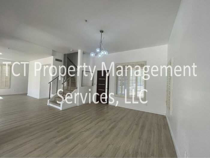 11112 E Laurel Ln - Photo 2 of 15