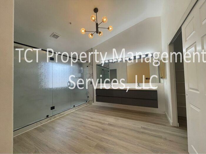 11112 E Laurel Ln - Photo 7 of 15