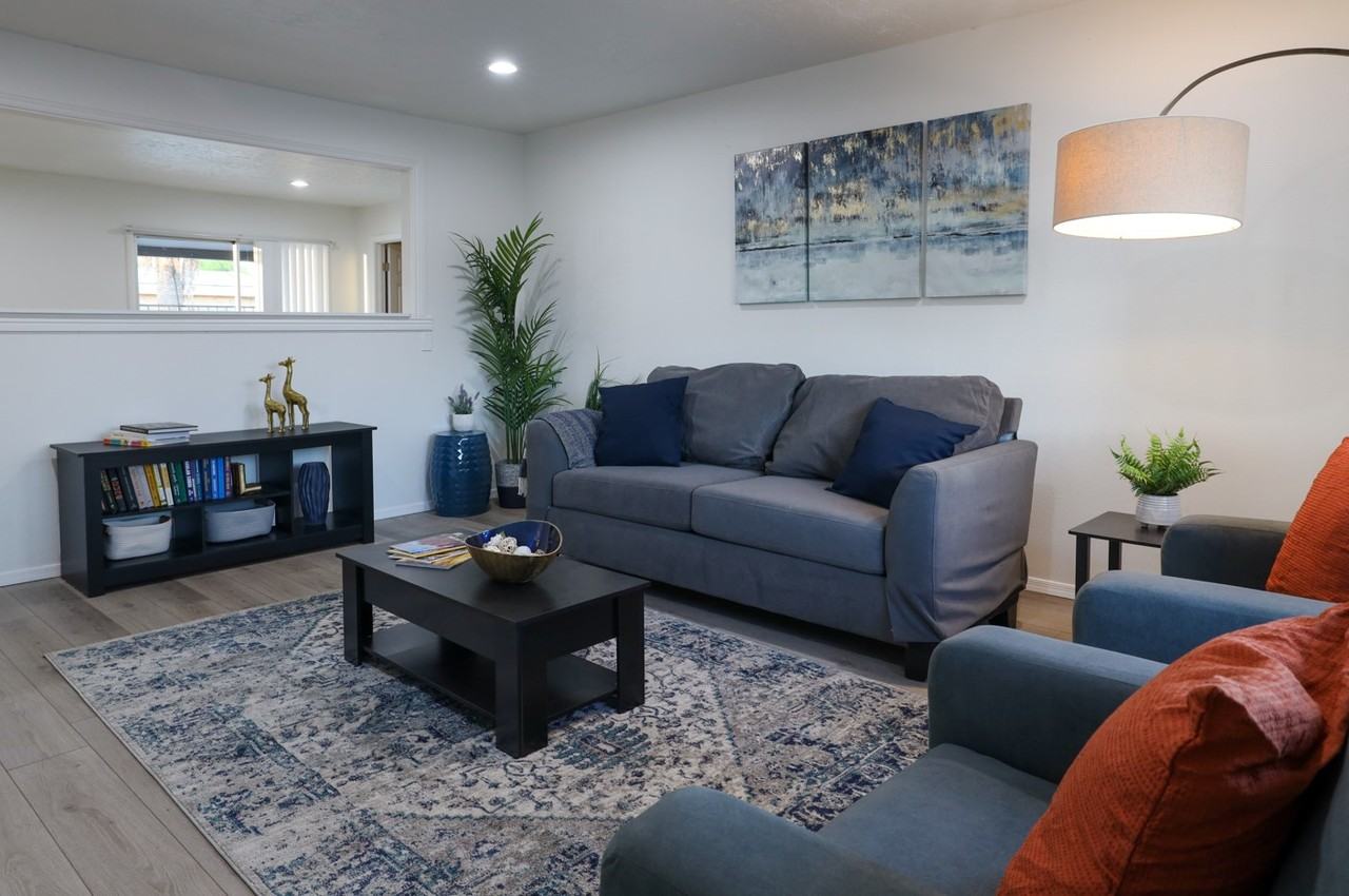 328 E Dunbar Dr #1 - Photo 4 of 20