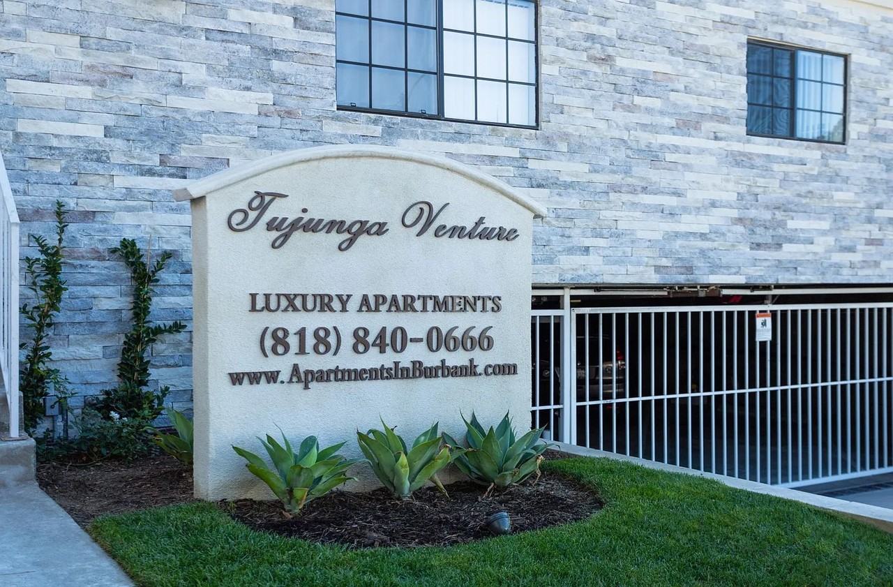 544 E Tujunga Ave #204 - Photo 4 of 14