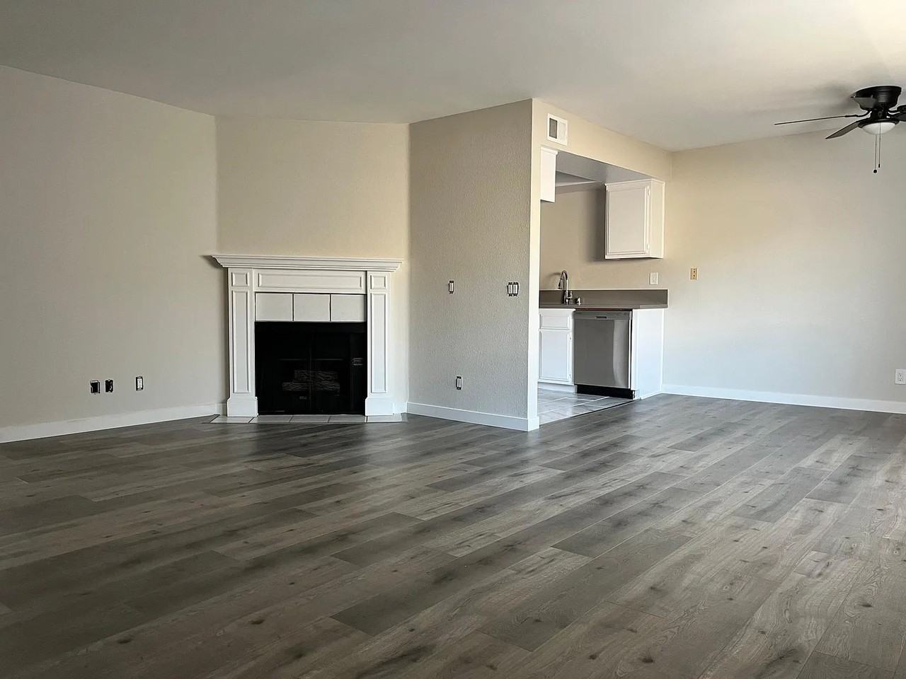 544 E Tujunga Ave #204 - Photo 5 of 14