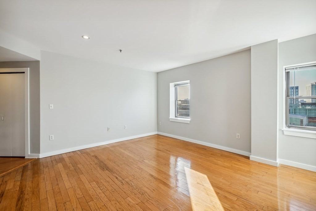 534538 Commonwealth Ave #7D - Photo 2 of 11