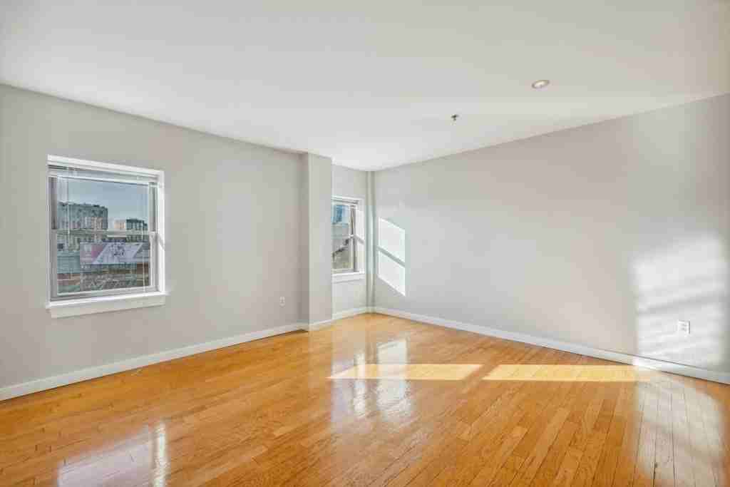 534538 Commonwealth Ave #7D - Photo 3 of 11
