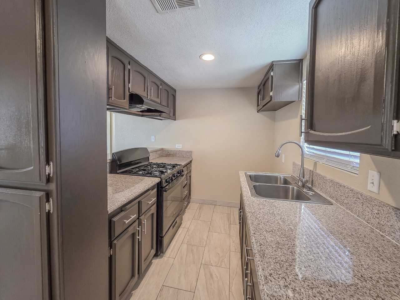 2704 Villalovos Ct #2 - Photo 4 of 14