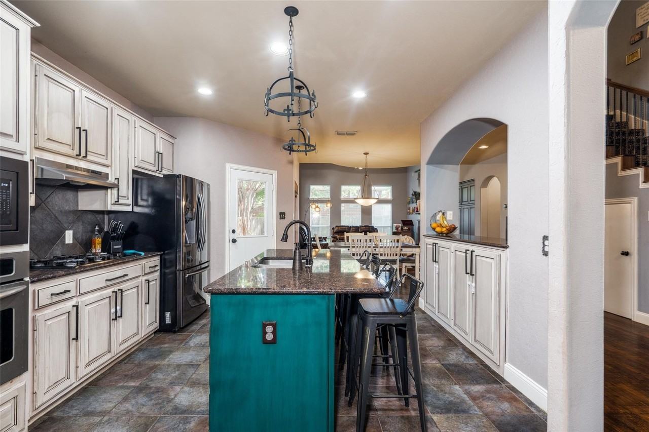 4112 Tiffany Dr #NA - Photo 6 of 18