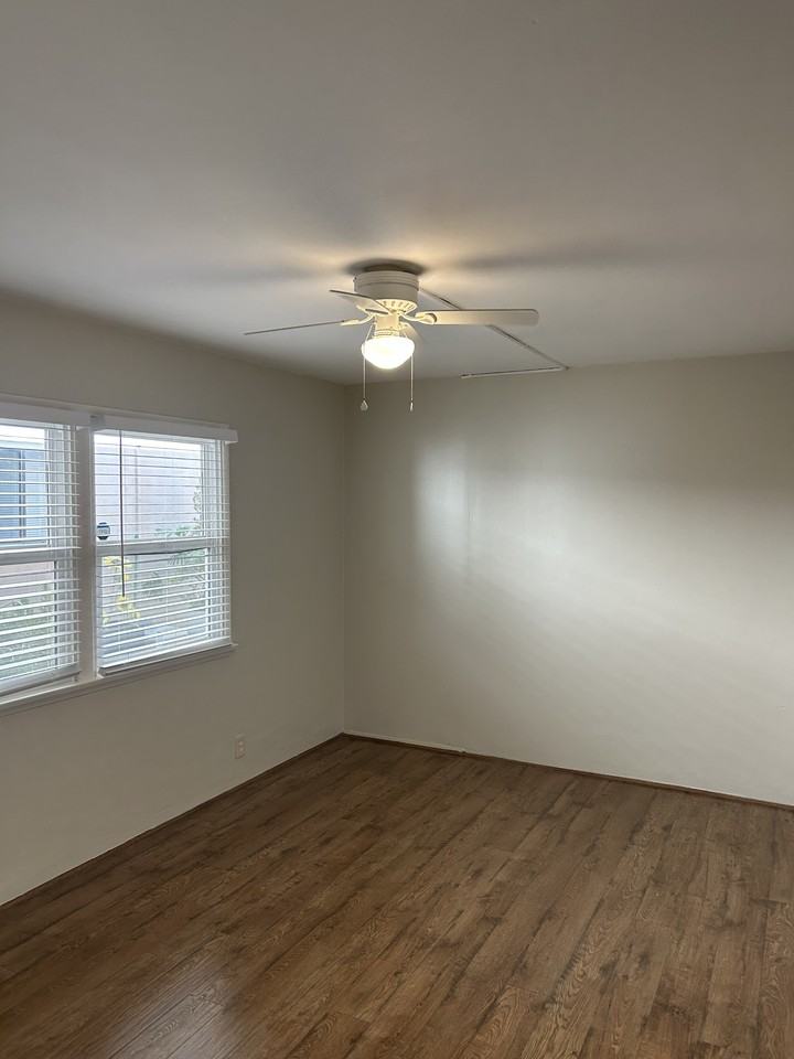 4115 E Ocean Blvd #1 - Photo 5 of 10