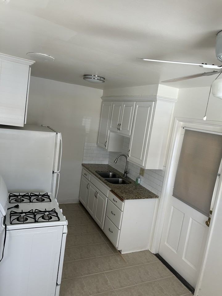 4115 E Ocean Blvd #1 - Photo 7 of 10