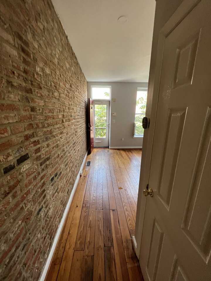 627 Harvey St #MAIN - Photo 5 of 21