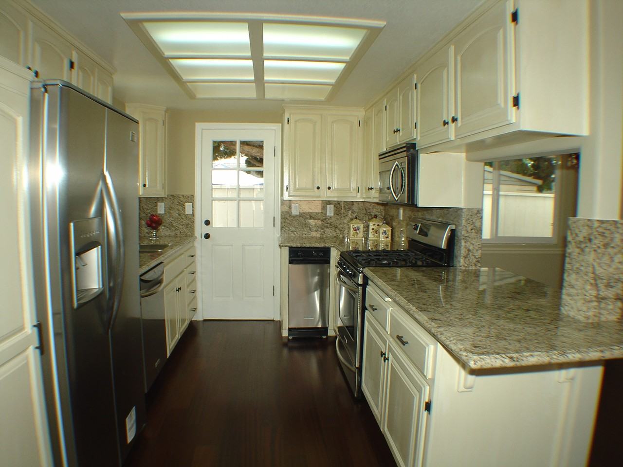 18500 Kingsdale Ave #0 - Photo 4 of 10