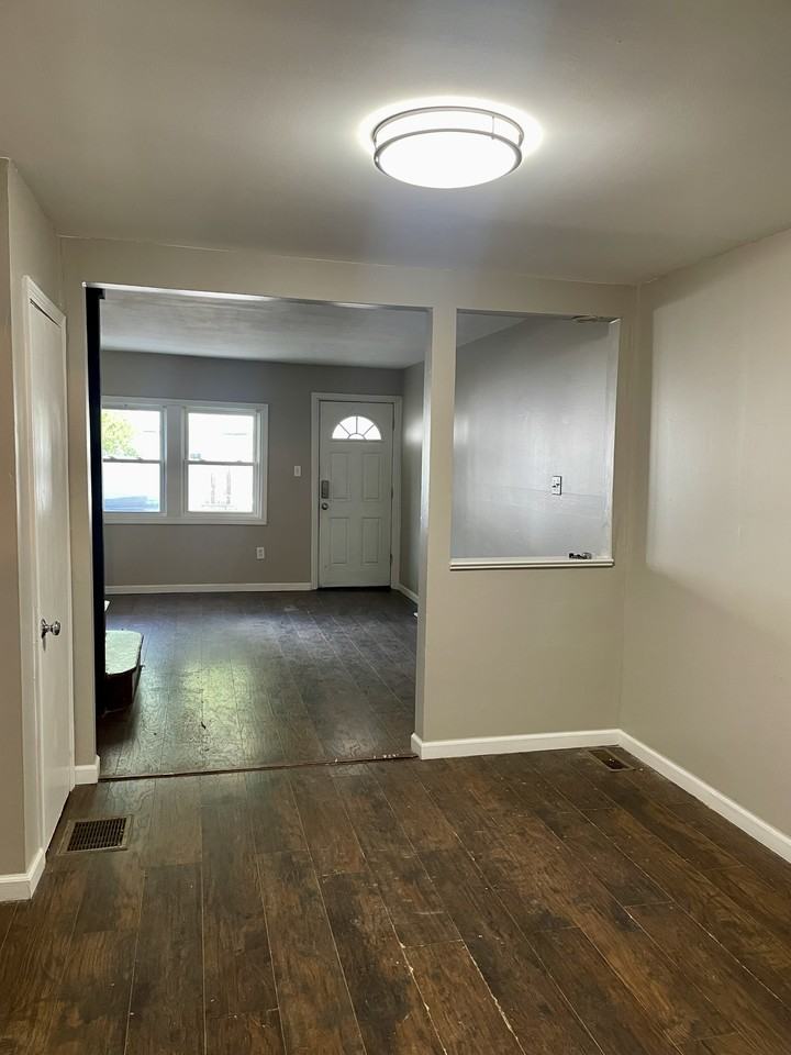 216 York St #NA - Photo 3 of 34