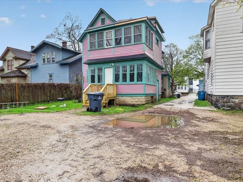 417 Locust St #2 - Photo 3 of 6