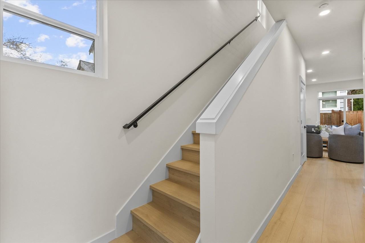 11017 35th Ave Ne #NA - Photo 2 of 17