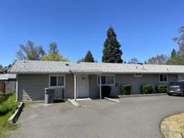 featured image of 1300 Vista Dr #B