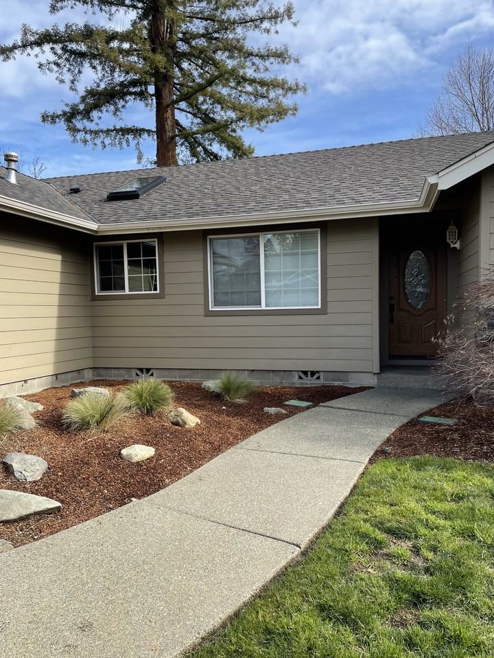 1255 Se Krystin Pl #NA - Photo 2 of 13