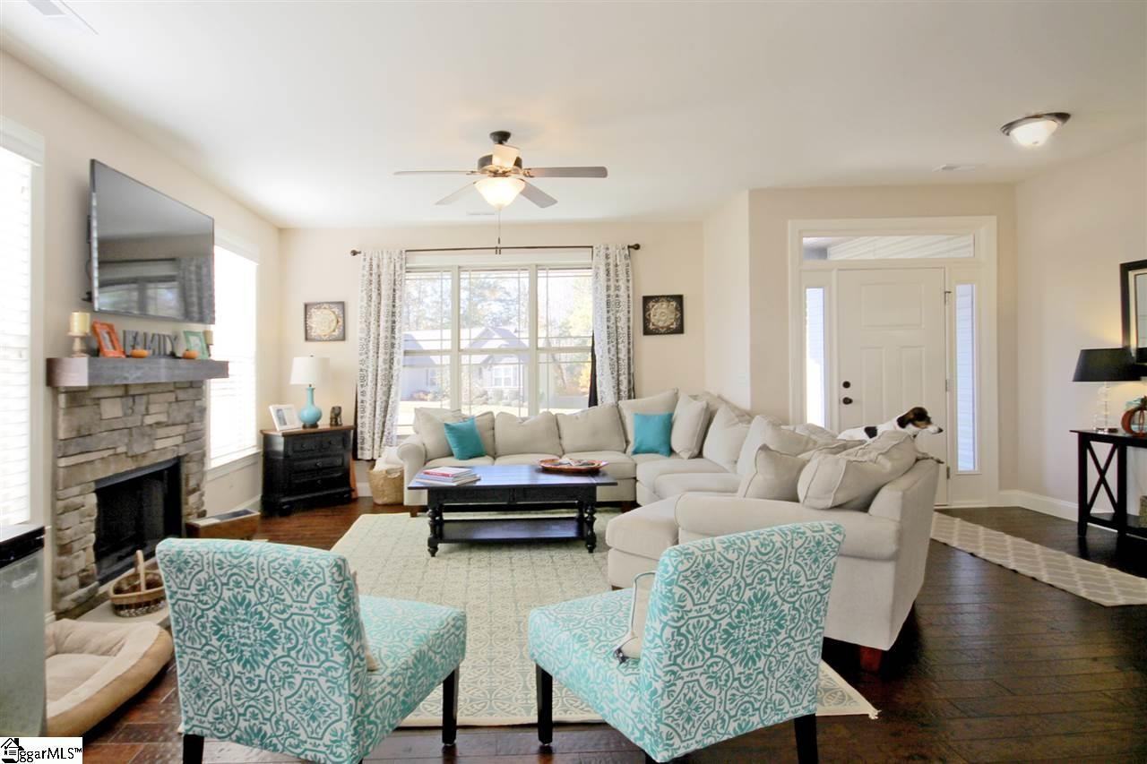 38 Crossland Way #NA - Photo 2 of 12