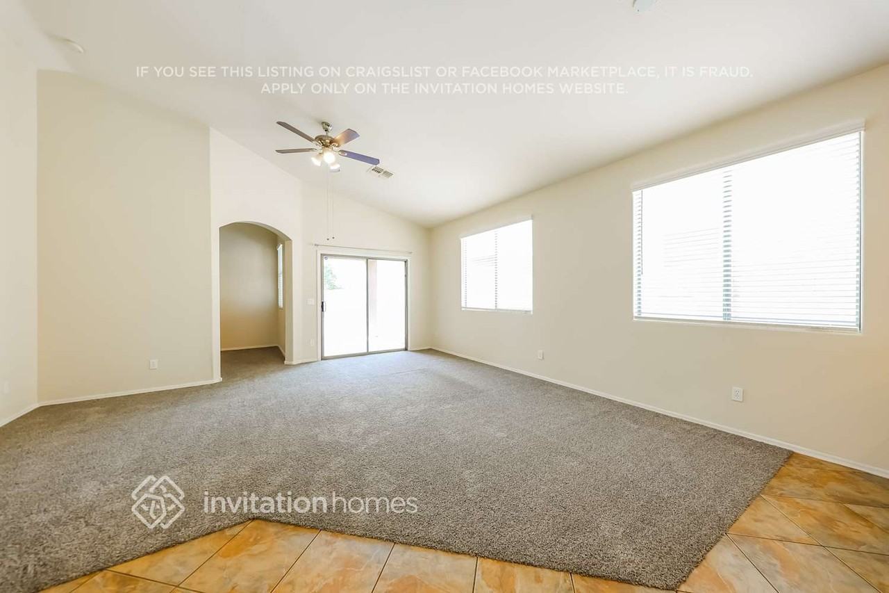10235 W Hilton Ave - Photo 3 of 17