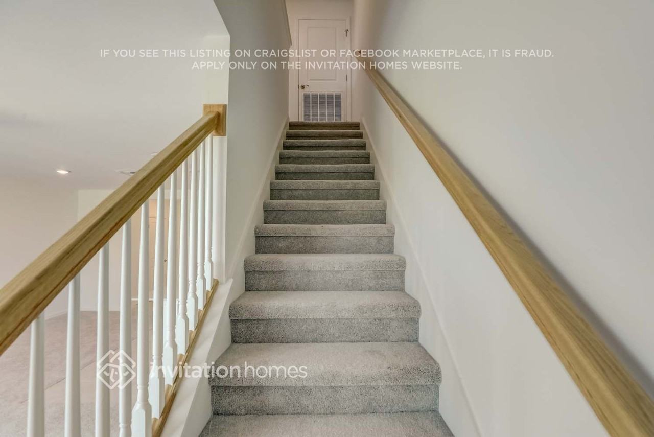 1927 E Landings Way - Photo 6 of 32
