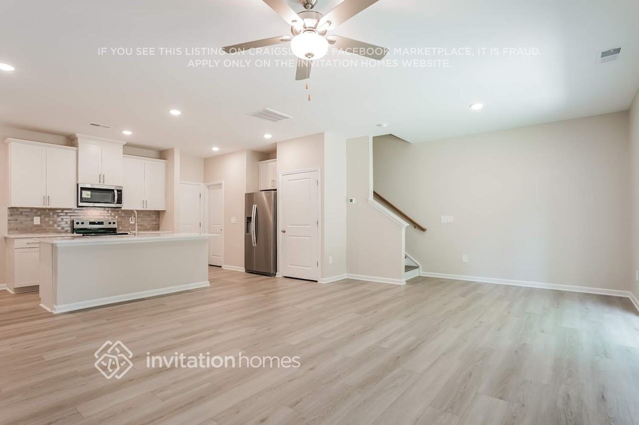 1813 Windsor Village Way - Photo 6 of 29
