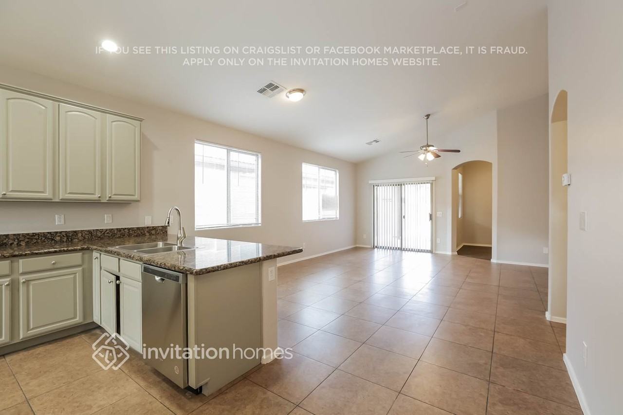 3726 W Apollo Rd - Photo 3 of 16