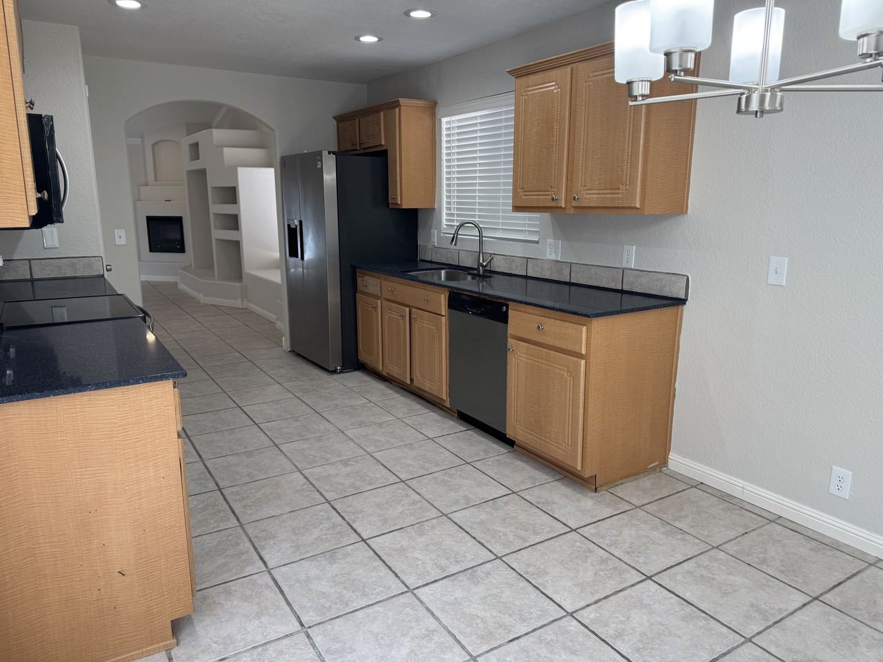 8565 W Tuckey Ln - Photo 3 of 25