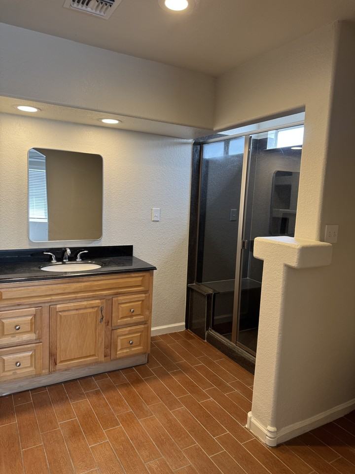 8565 W Tuckey Ln - Photo 4 of 25