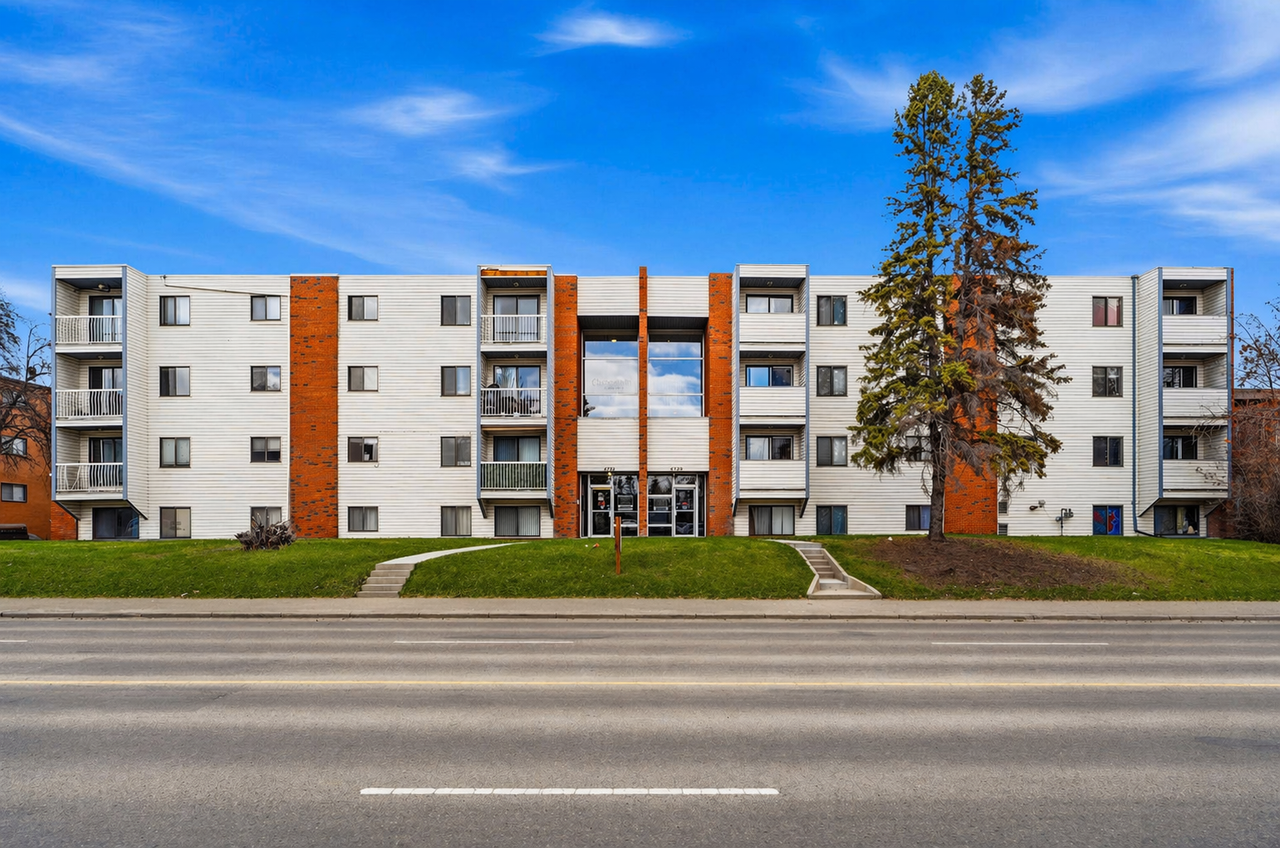 Charmarine East & West - Photo 5 of 6