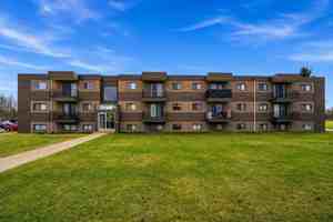 featured image of 17 Norquay St