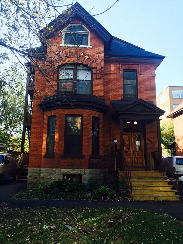 430 MacLaren - Photo 2 of 3