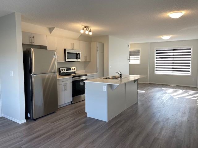 2101 Graydon Hill Crescent SW - Photo 4 of 17