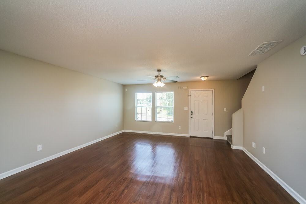 10108 Nolton Cir - Photo 4 of 17