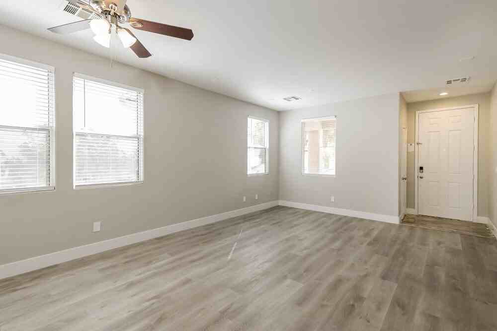 11682 Autunno St - Photo 4 of 16