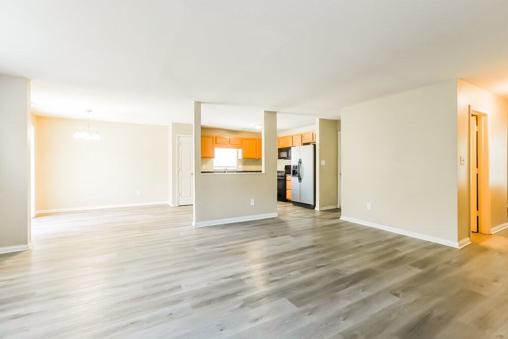 4768 Beach Club Dr - Photo 4 of 17