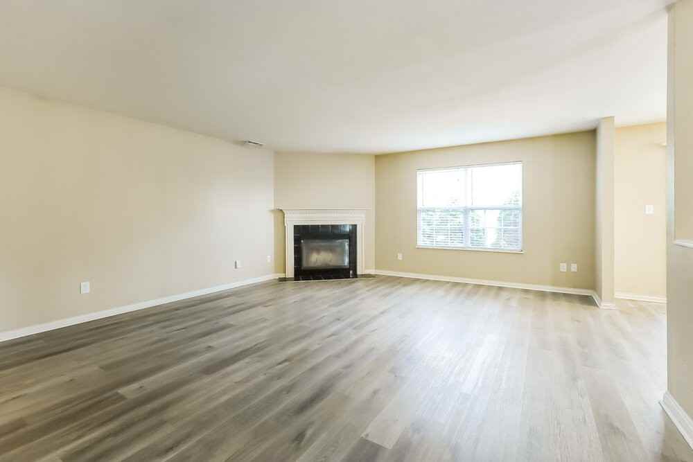 4768 Beach Club Dr - Photo 5 of 17