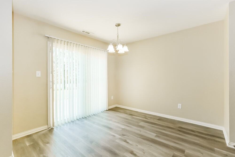 4768 Beach Club Dr - Photo 6 of 17