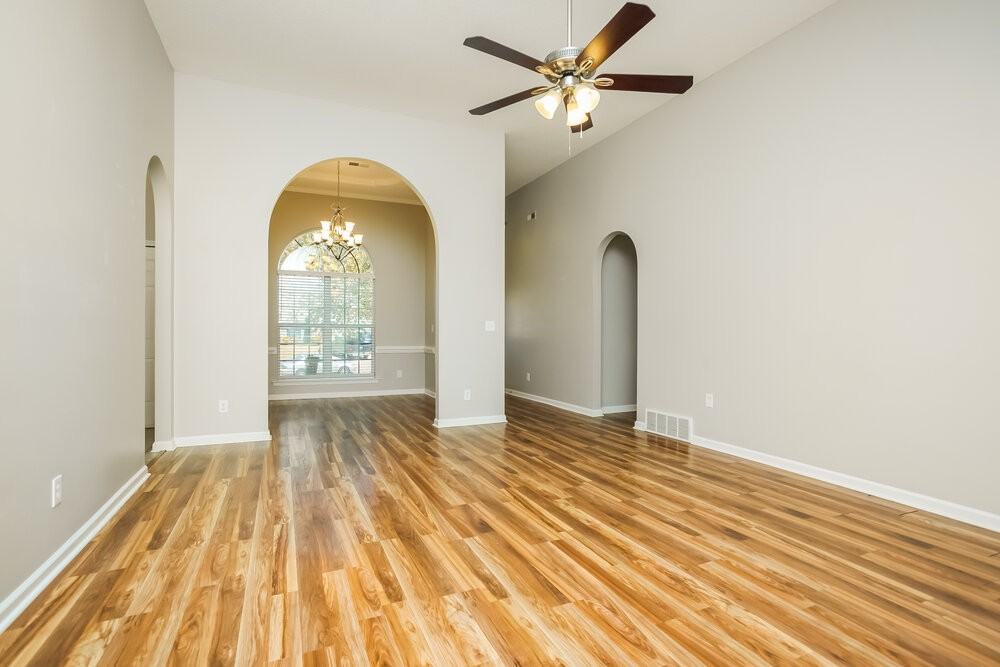8911 Oak Grove Blvd - Photo 4 of 16