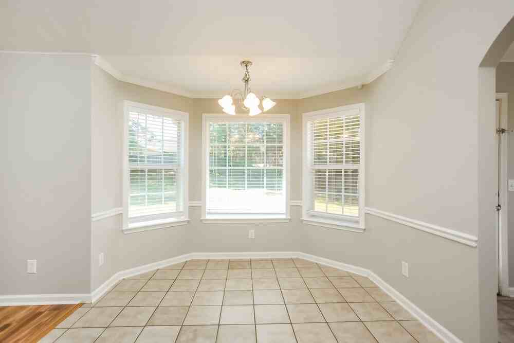 8911 Oak Grove Blvd - Photo 6 of 16