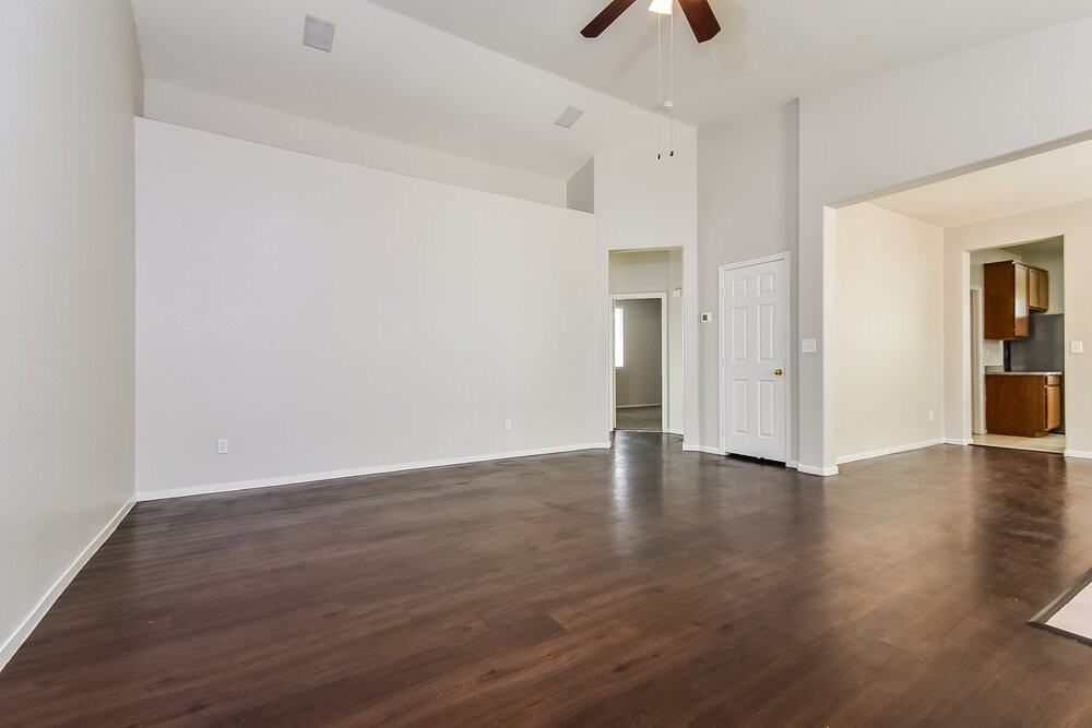 2520 Bahama Point Ave - Photo 5 of 16